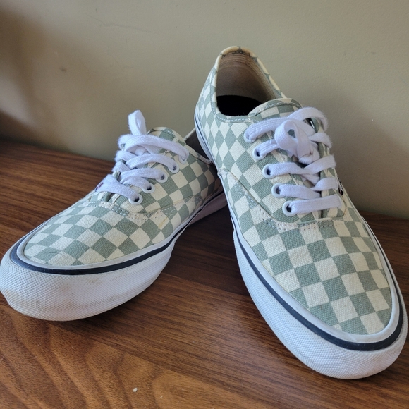 Checkered Vans - Picture 2 of 9